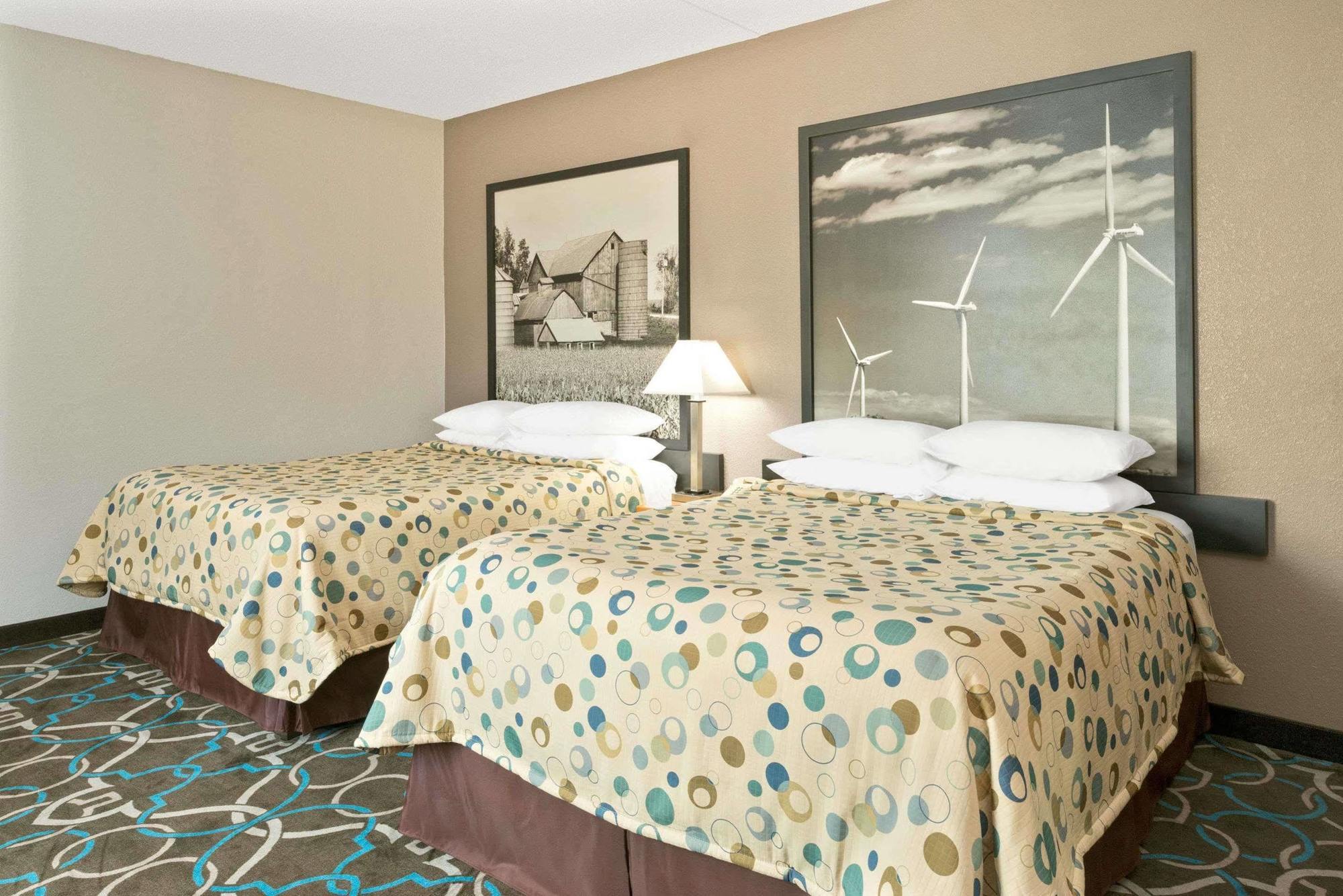Super 8 By Wyndham Walnut Hotel Luaran gambar