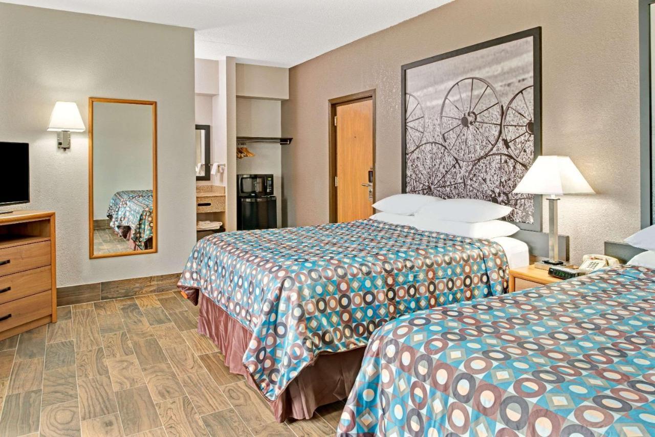 Super 8 By Wyndham Walnut Hotel Luaran gambar